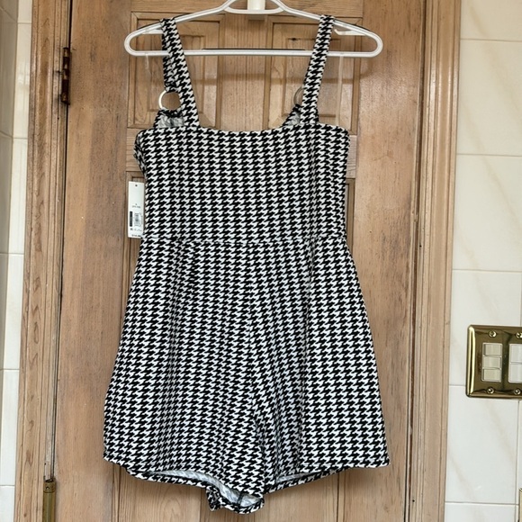 NOBO Patterned Romper - Picture 2 of 3